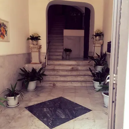 La Maison Des Caprices_ _stazione_5terre *